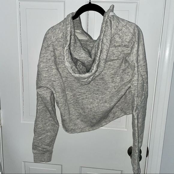 ♡ Hollister Oversized Cropped Hoodie ♡ - Picture 2 of 4